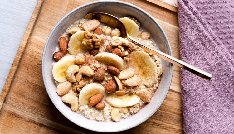 1724016966 509 ۱۲ غذایی که شدت افت وزن شما را چند برابر