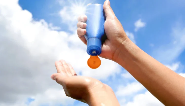 1724233149 309 آیا ضد آفتاب مانع جذب ویتامین دی می‌بشود؟ ساحل دانش.webp