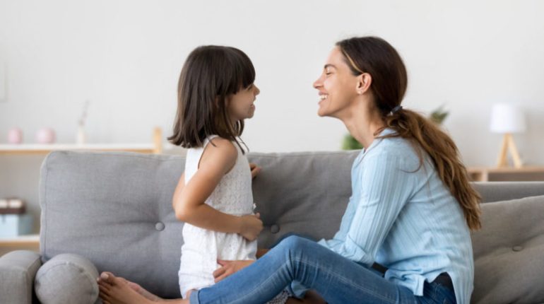 گفت‌وگو با فرزندان درباره سکس و مسائل جنسی + ۱۳ پیشنهاد کاربردی