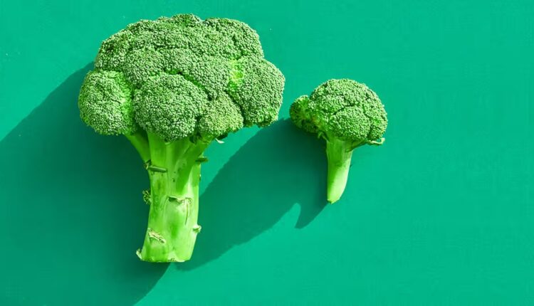 با مصرف این ۱۱ غذا، با عینک خداحافظی کنید!