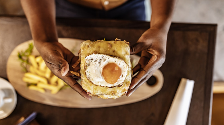 1734137266 378 خواص تخم مرغ؛ ۲۹ خاصیت این سوپرغذای سرشار از ویتامین