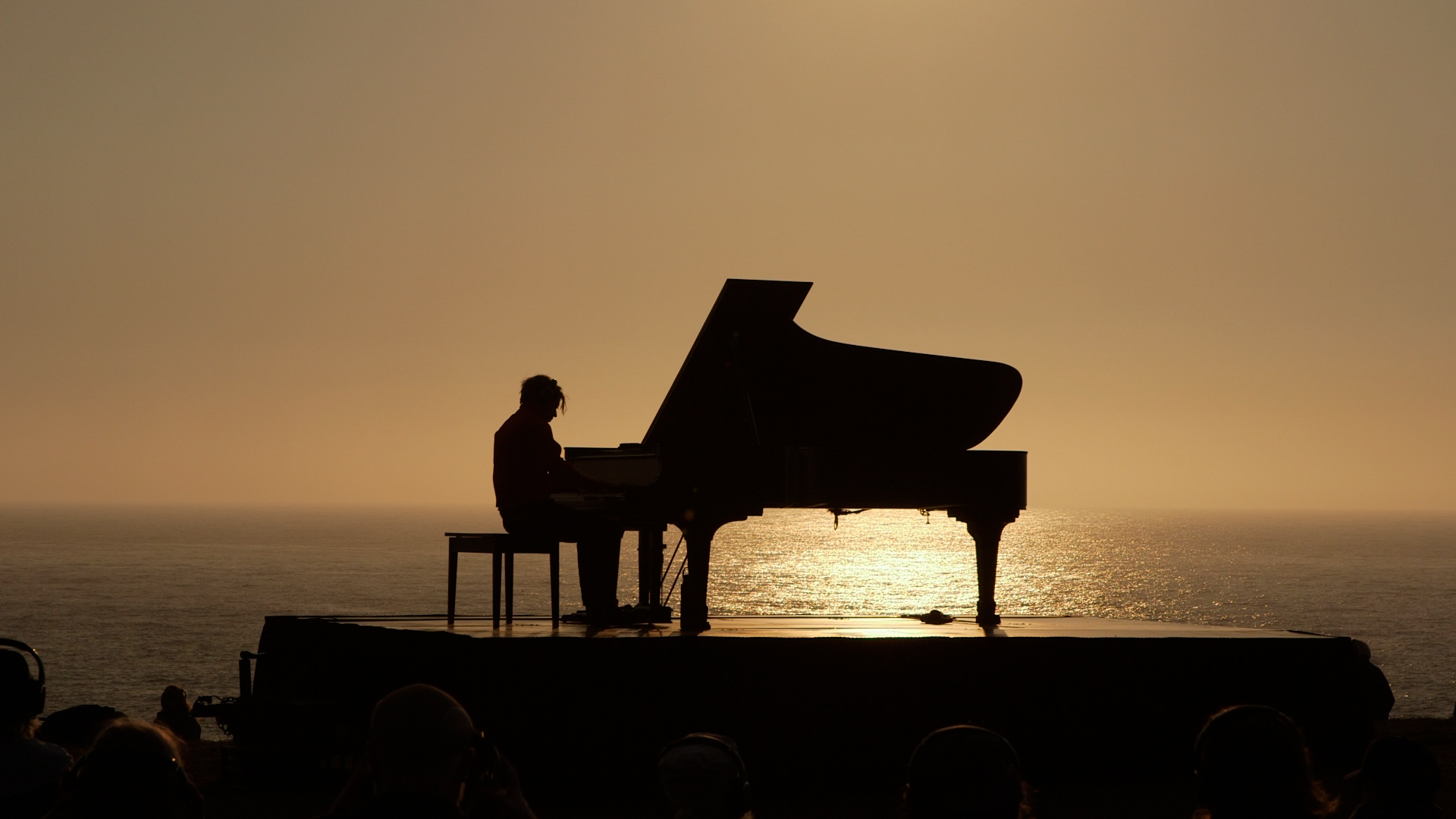 1734293331 171 ۴۷ کاری که هر مرد باید حداقل یک بار انجام