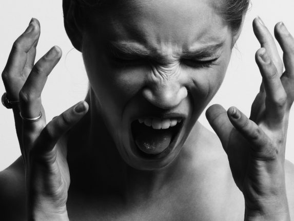 ۱۳ دلیل کینه‌ای بودن آدم‌ها