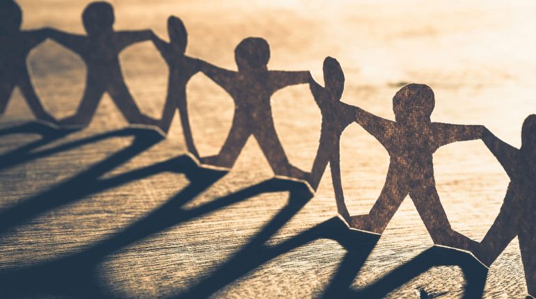 چطور روابطمان را بهتر کنیم؟ + ۷ استراتژی برای تقویت روابط در سال جدید