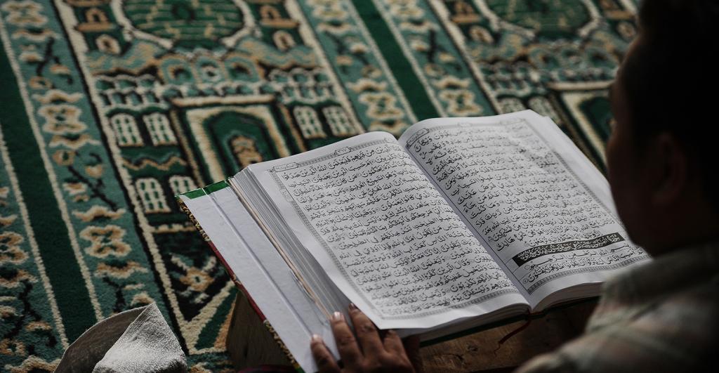 متن آیت الکرسی با ترجمه فارسی + صوت_ساحل دانش 13 1745906767 937 متن آیت الکرسی با ترجمه فارسی صوت ساحل دانش